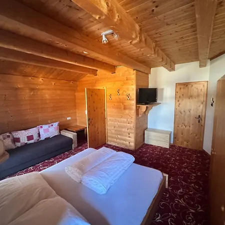 Steinplatte Apartment