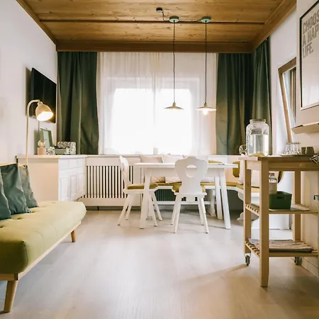 Apartment Steinplatte